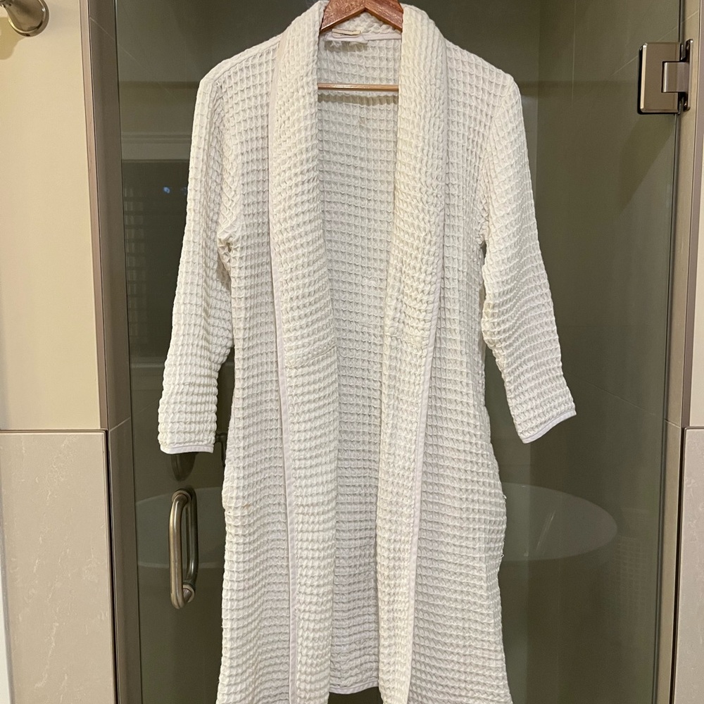 Tofino Towel white robe